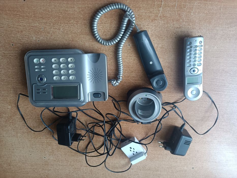 Телефон LG GT-7720  блок питания