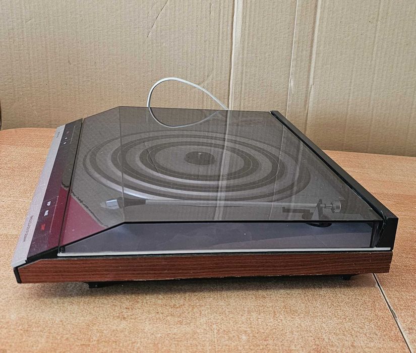 Gramofon Bang Olufsen Beogram 2402