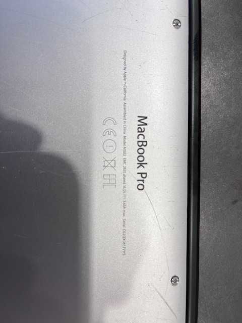 MacBook AIR 2105 A1502