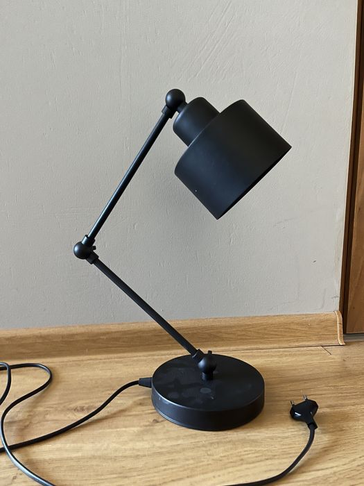 nowoczesna lampka biurowa