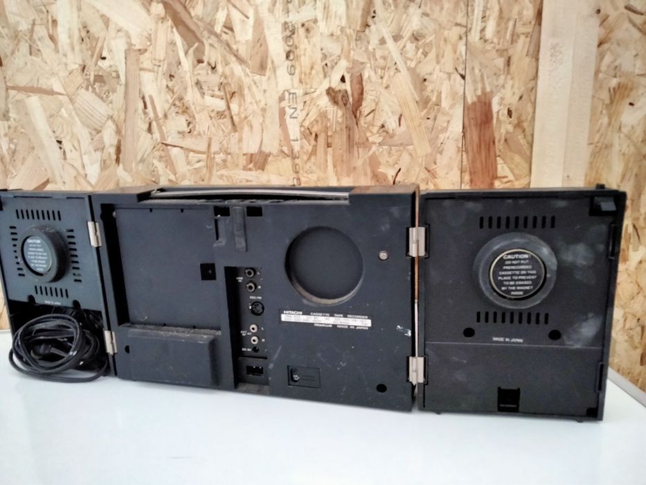 Rádio HITACHI antigo
