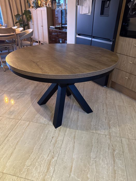 Stół do jadalni zapraszam