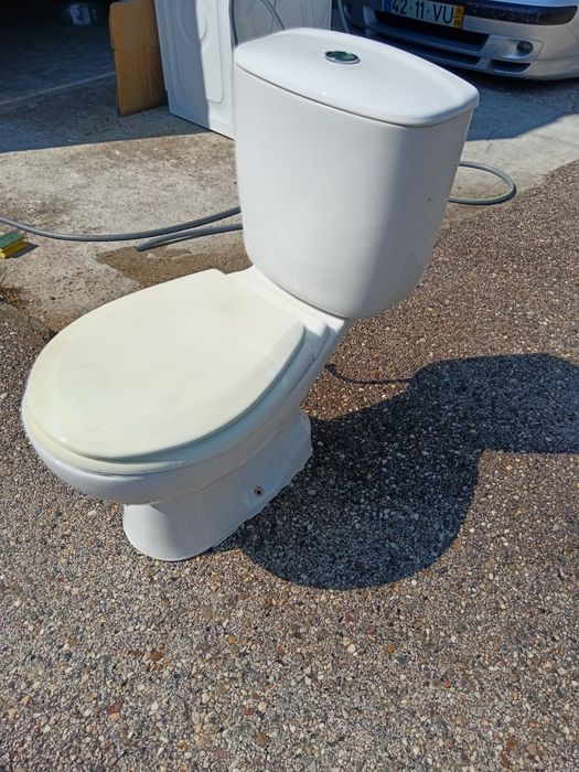 Lavatório e wc bom estado