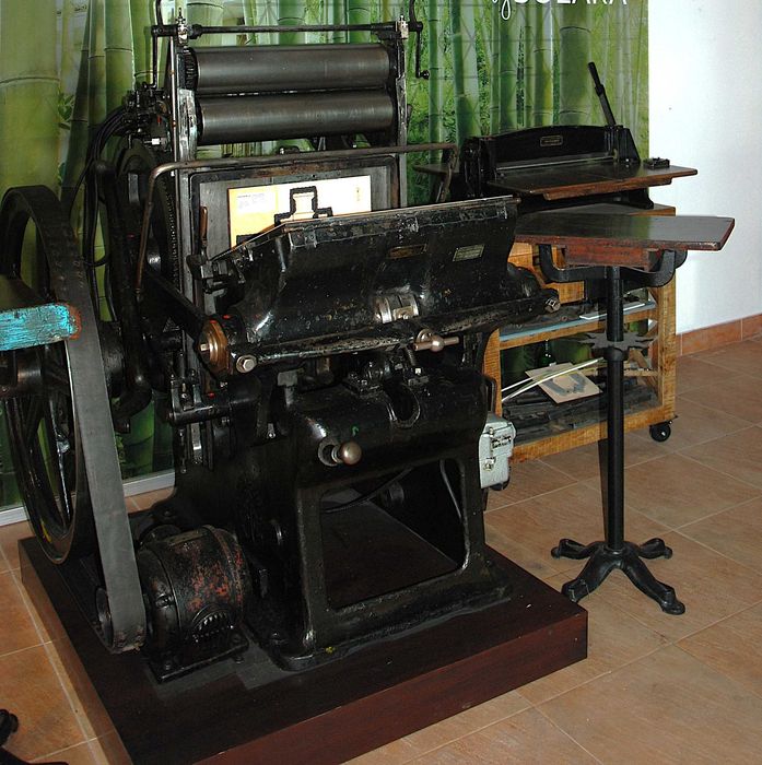 Maszyna tygiel sztanca zabytek