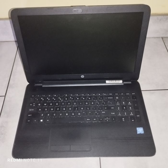 Laptop HP 3165ngw sprzedaje jako uszkodzony