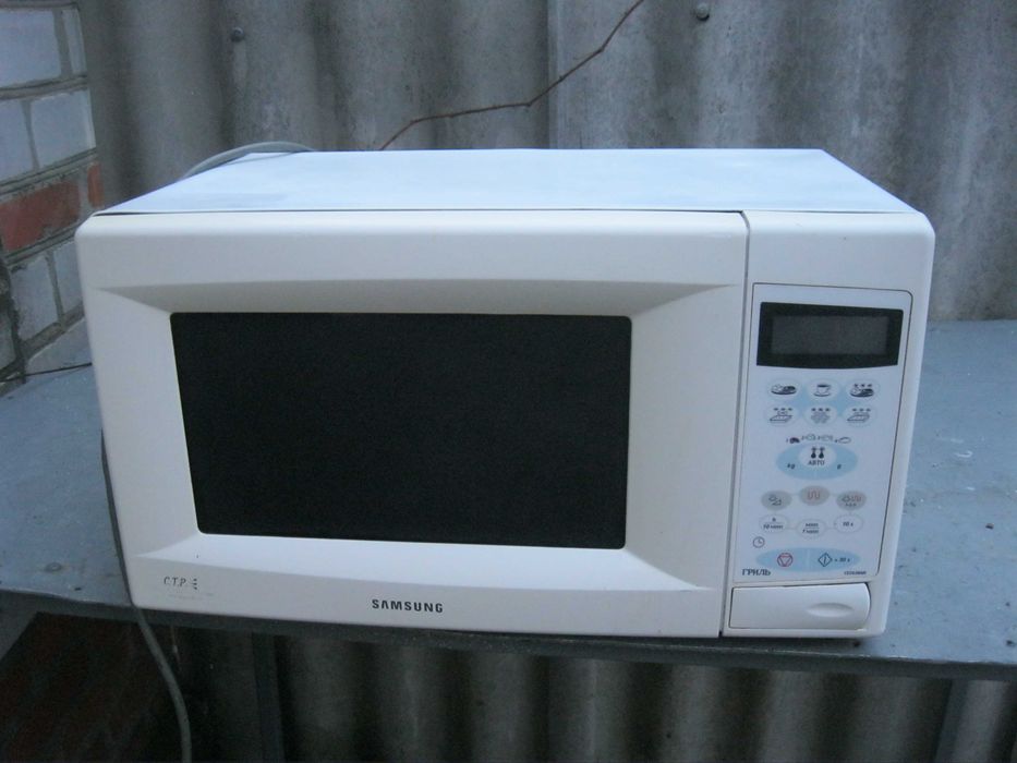 Продам микроволновку Samsung c грилем