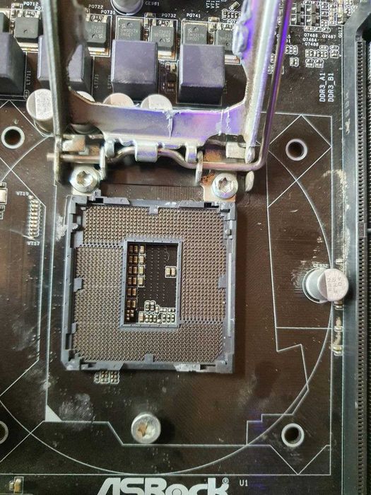 Материнская плата s1150 ASRock H81 pro BTC нерабочая.