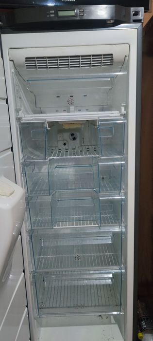 Electrolux EUFG29800X —  морозильна камера морозильна  шафа