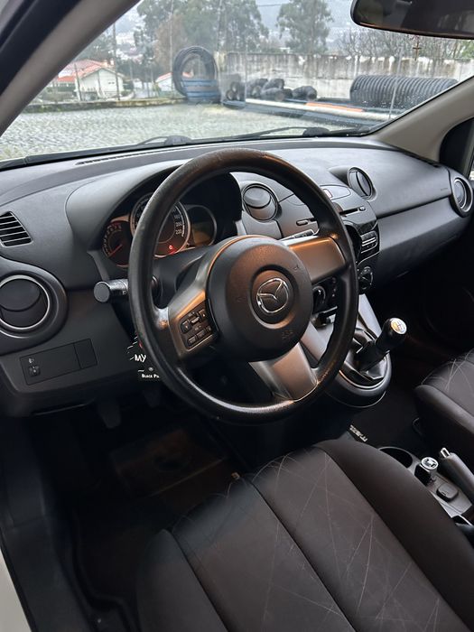 Mazda 2, dezembro de 2010