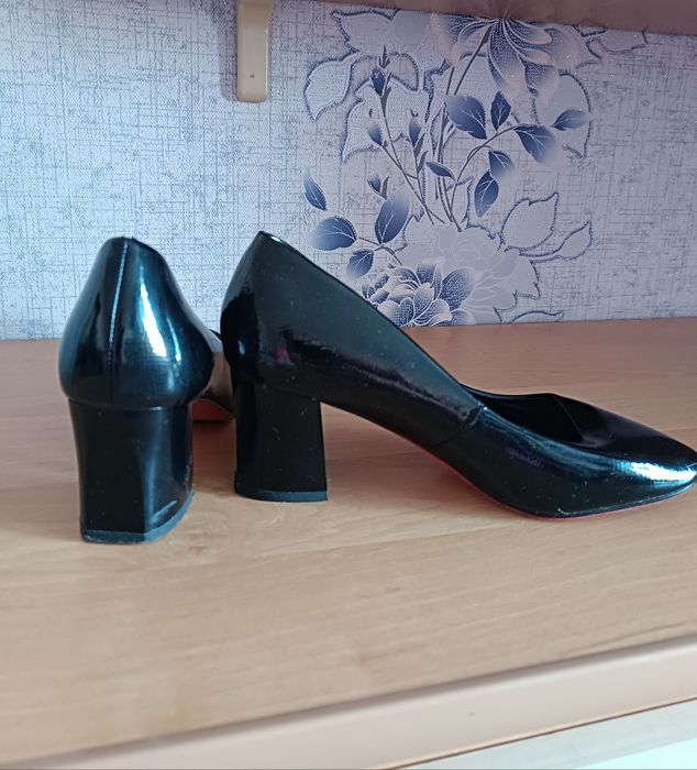 Туфлі. Розпродаж