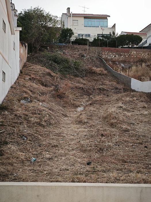 Terreno com 462 m² para construção de moradia em Paredes, Alenquer