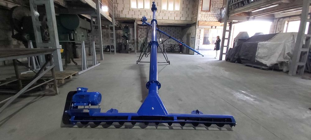 Шнековый погрузчик, подборщик, загрузчик зерна