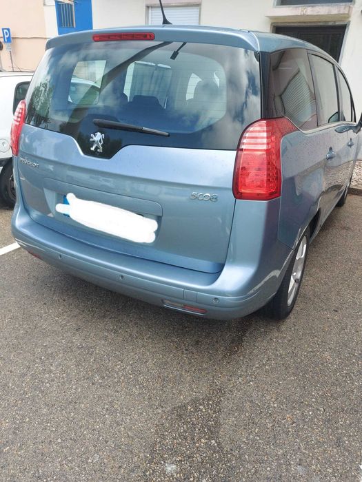 carro familial Peugeot