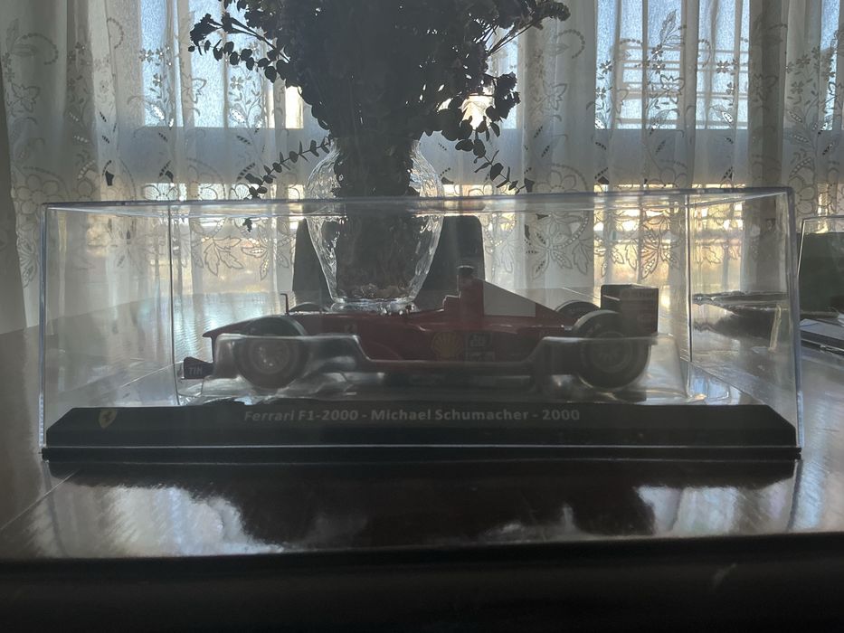 Miniatura F1 Ferrari F1-2000 (2000) - Michael Schumacher
