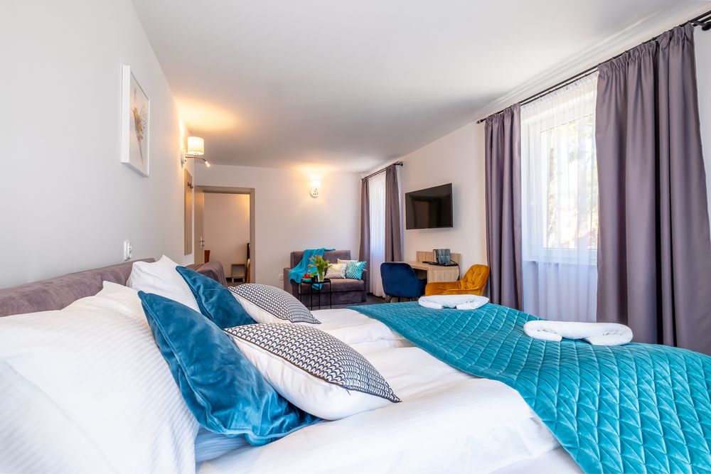 Łeba BLISKO MORZA- Pokoje, Apartamenty, Studia położony w lasku sosnowym!