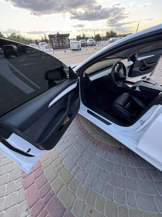 Tesla Model 3 2022 VIN 5YJ3E1EA7PF419724 фото оголошення 6 з 8