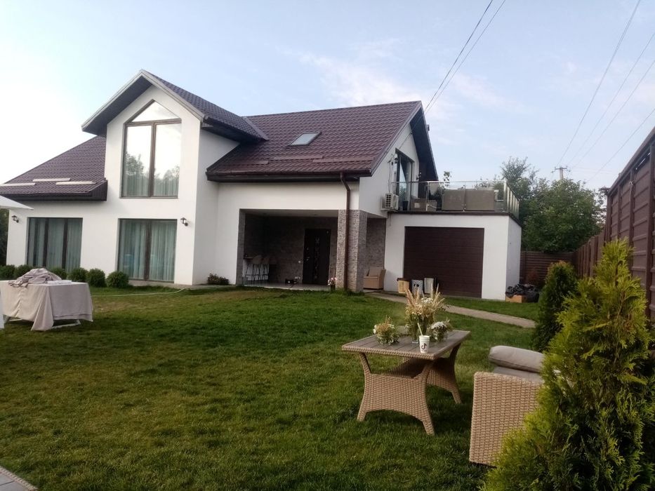 Аренда дома посуточно с большим бассейном и чаном.