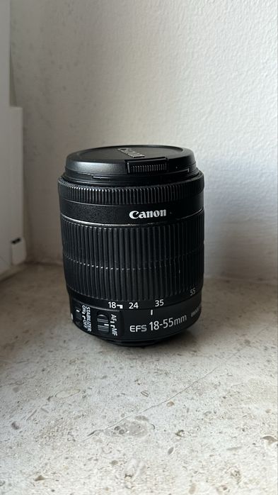 Máquina fotográfica e acessórios