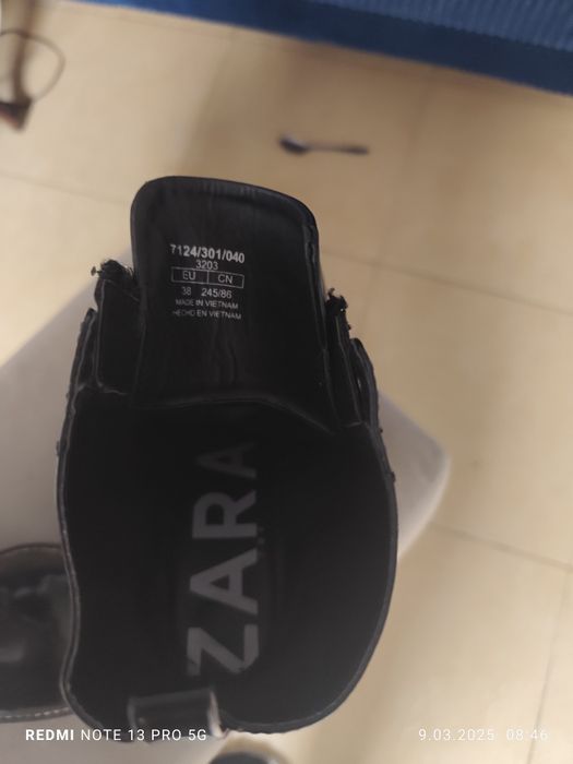 Lakierowane botki Zara