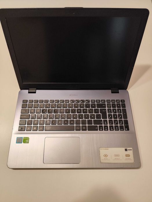 Portátil ASUS VivoBook X542URR - i7, SSD 480 GB