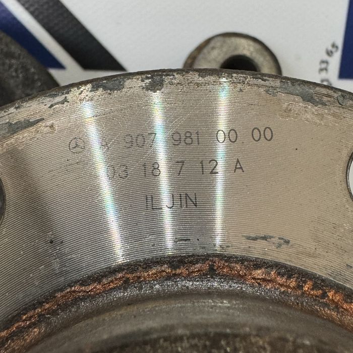 Ступіца Передня Права/Ліва На Спринтер 907/910