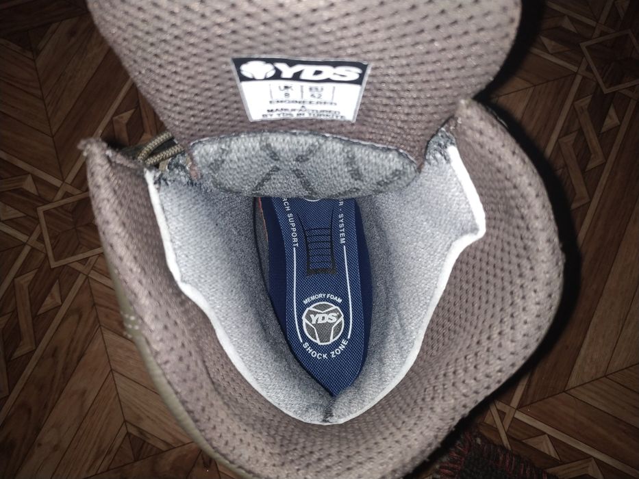 Продам новые профполусапоги (берцы)