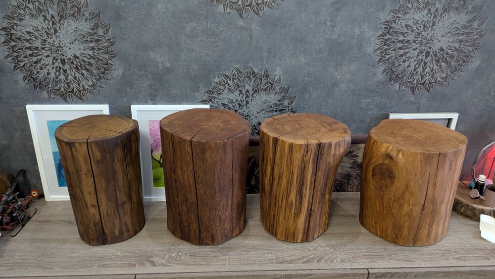 Пеньки столики стільці