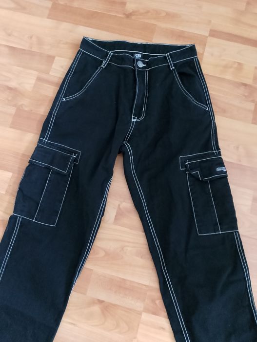 Nowe czarne spodnie jeansy cargo bojówki straight szerokie y2k XS