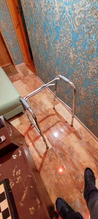 Ходунки для инвалида