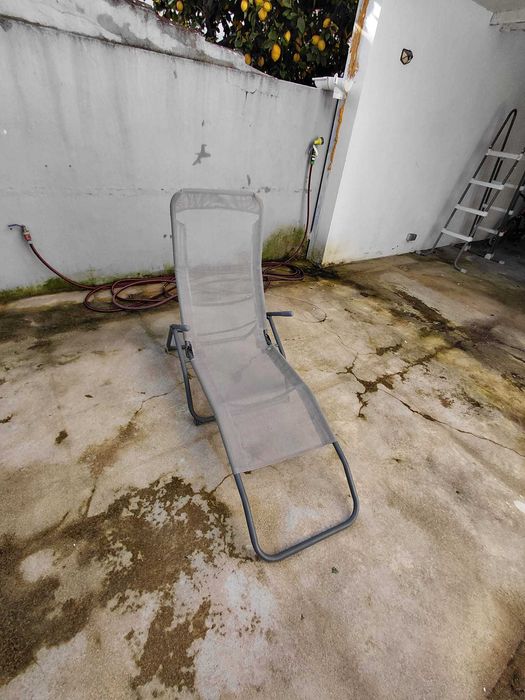 Espreguiçadeira e bancos exterior