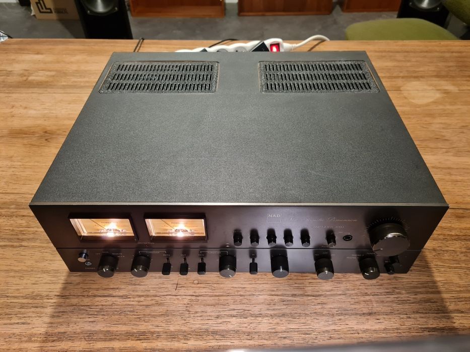 Wzmacniacz NAD 3080