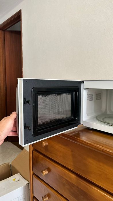 Micro-ondas Taurus 20L 700W com Grill
