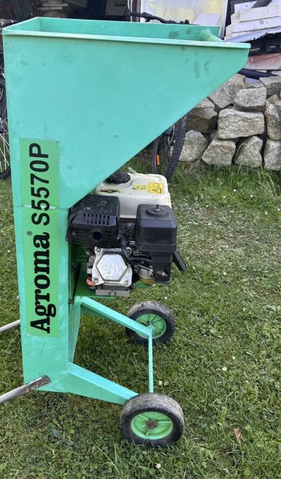 Rębak rozdrabniacz gałęzi