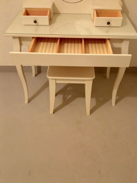 Toucador c/espelho hemnes novo