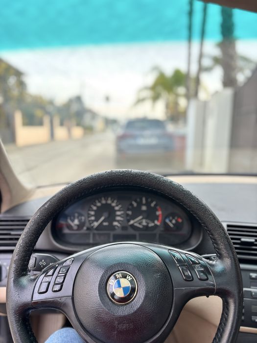 Bmw e46 com poucas marcas de uso