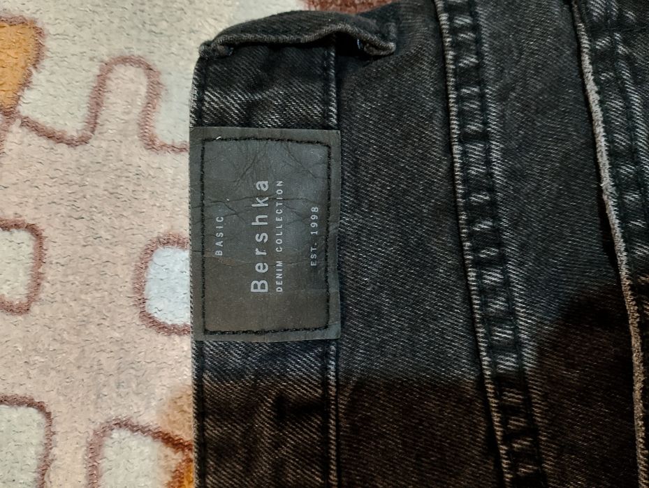Продам джинсы BERSHKA 40 размер