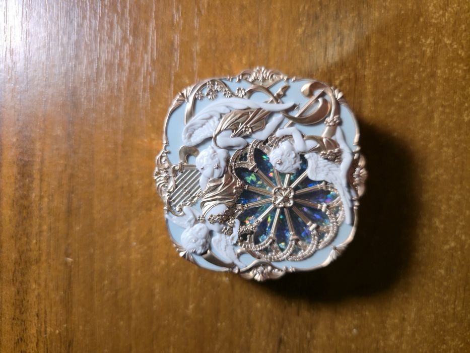 рум'яна flower knows