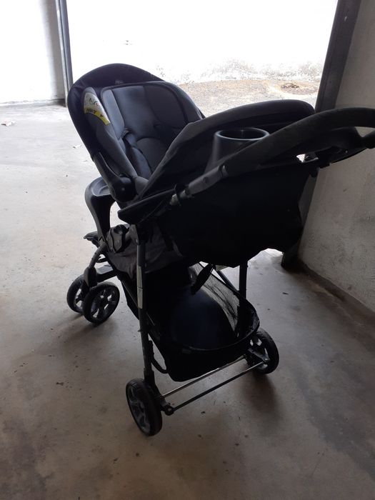 Carrinho e ovo de passeio