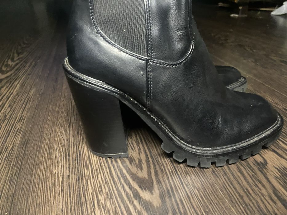 Взуття жіноче 37 розмір