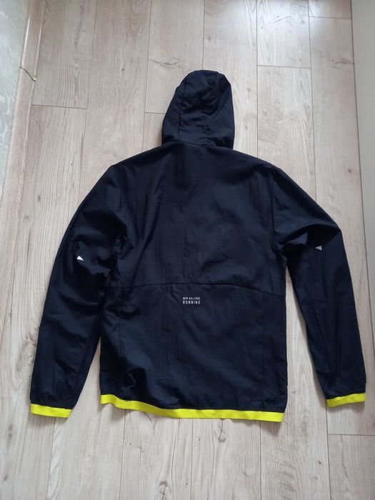 Продам ветровку New Balance Running
