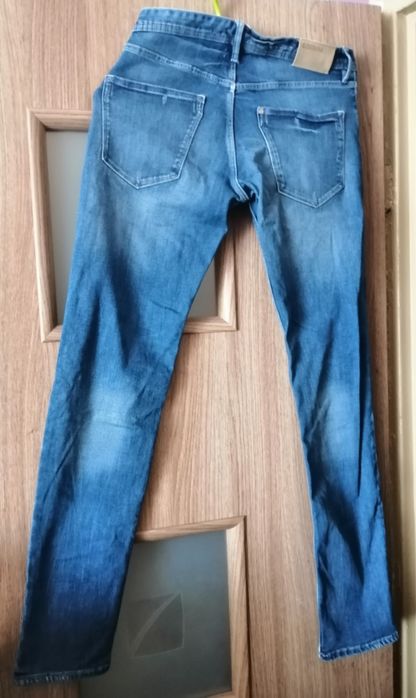 Sprzedam jeansy 164