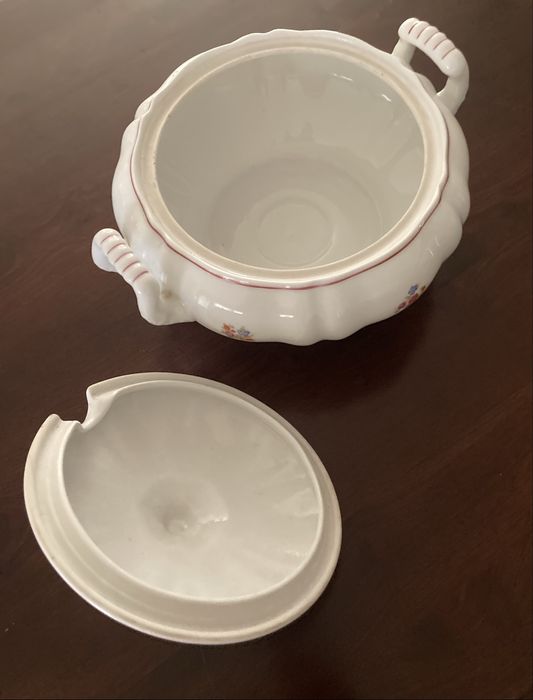 Terrina Vista Alegre, com tampa -como NOVA
