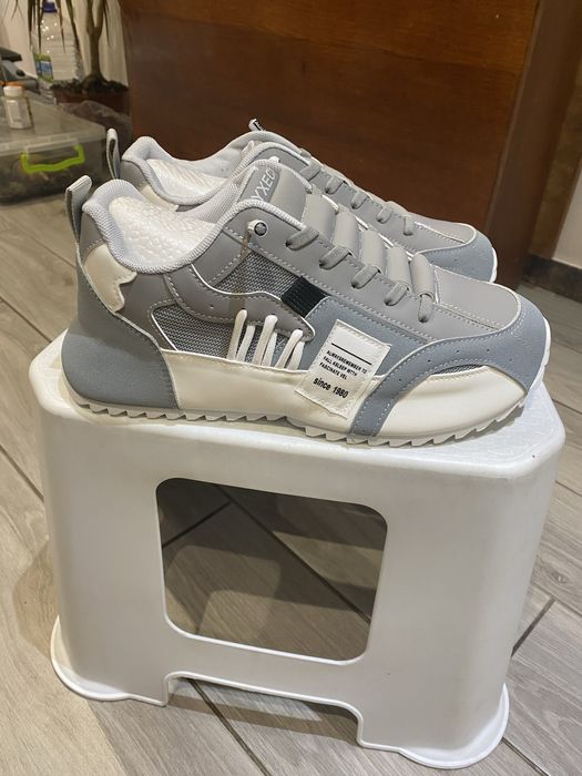 Кросівки 39, 40 ретро кросівки