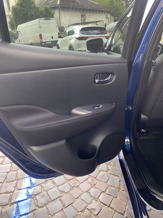 Продам Nissan Leaf 2018