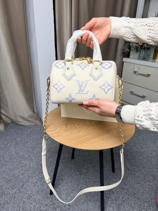 Сумка Louis Vuitton Speedy Bandouliere 20 Ivory / Light Purple Monogram