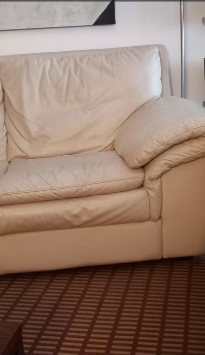 2 Sofás em pele côr crú (beje claro) da Divani&Divani