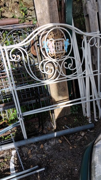 Cama de ferro em bom estado