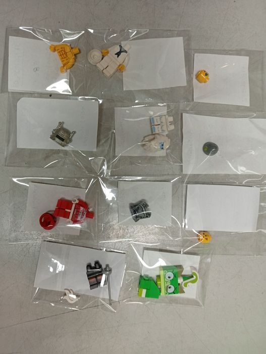 Lego, minifiguras séries e partes