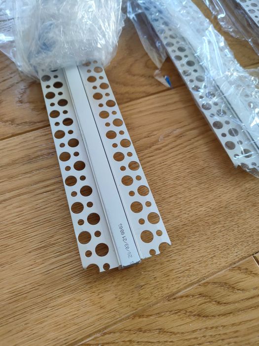 Profil aluminiowy LED do szpachlowania z kloszem dł. 3 mb.