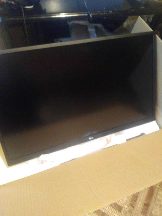 4K монітор LG 27UL500 практически новый.